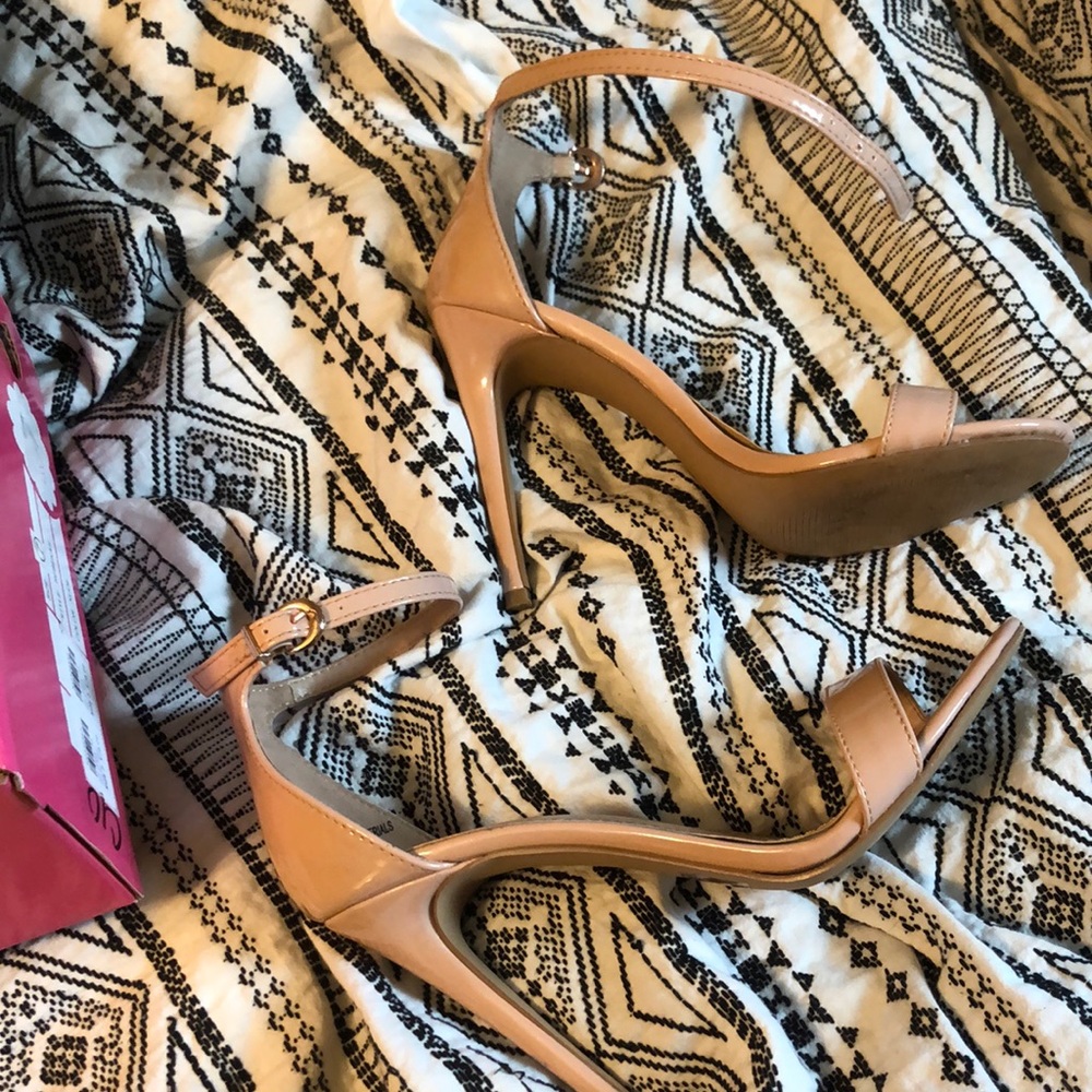 used nude heels